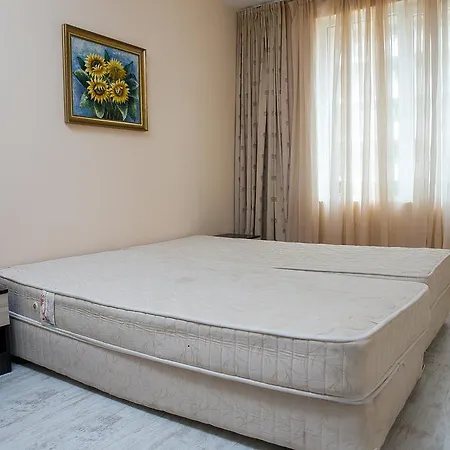Apartment In Admiral Plaza *